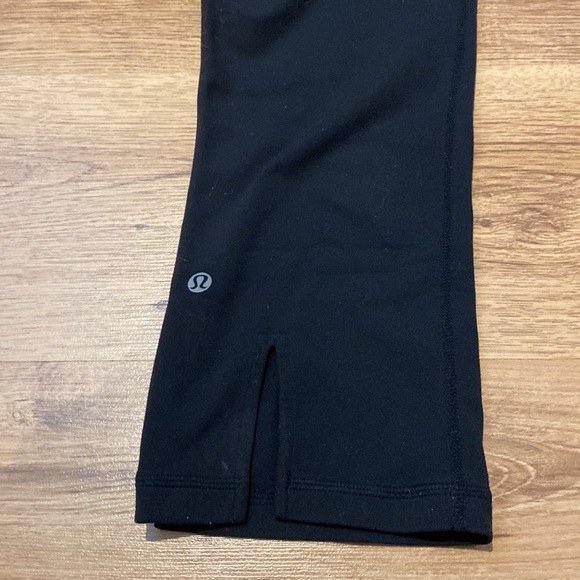 Black capris lululemon with back leg slit - Picture 4 of 9
